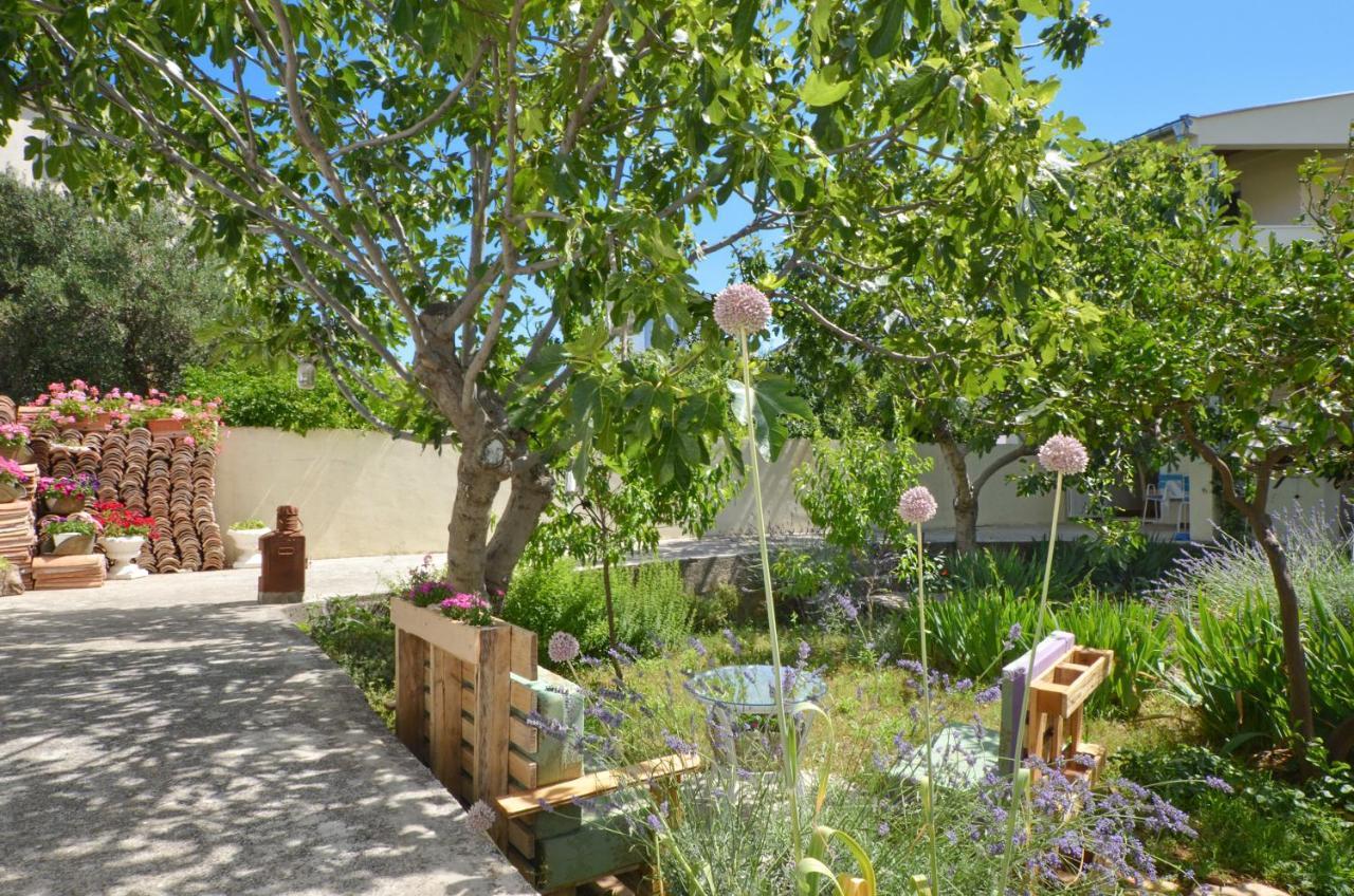 Lavender Garden House Villa โรกอซนิซา ภายนอก รูปภาพ